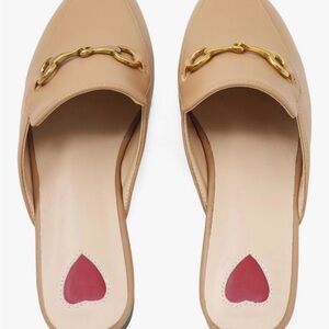 Comfity Beige Slip-On Loafer Mules with Gold Chain Accent Size 8M